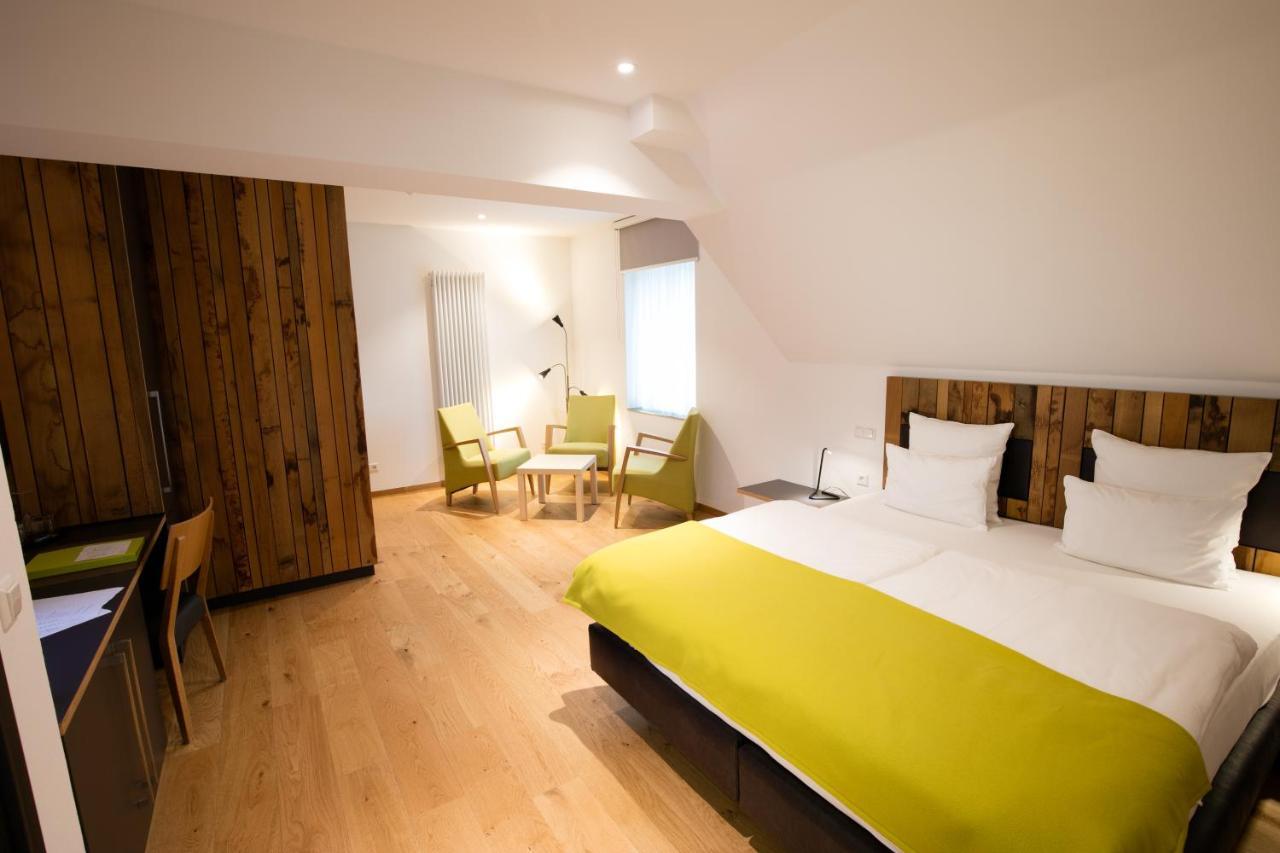 Hotel Terrace Bettendorf ภายนอก รูปภาพ